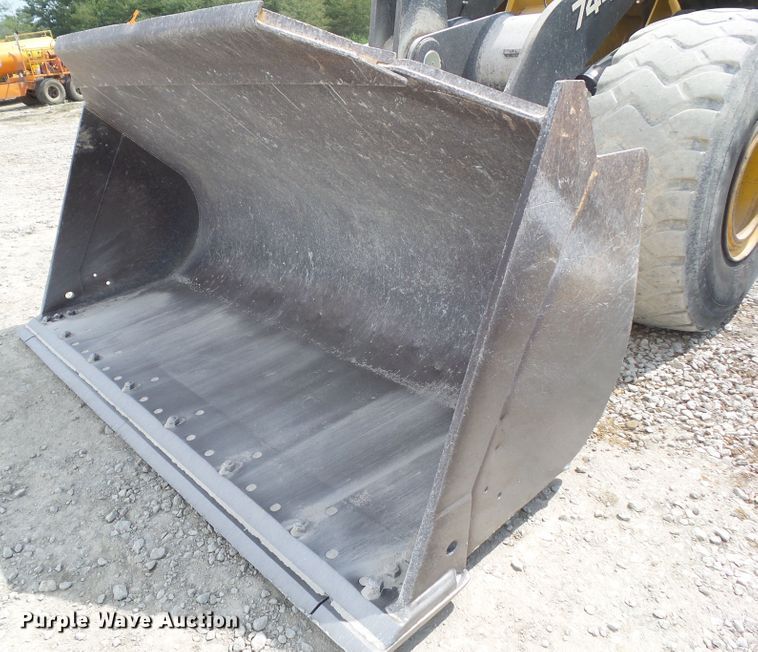 image for item DF0868 2012 John Deere 744K  wheel loader