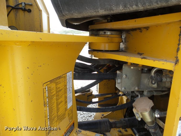 image for item DF0868 2012 John Deere 744K  wheel loader