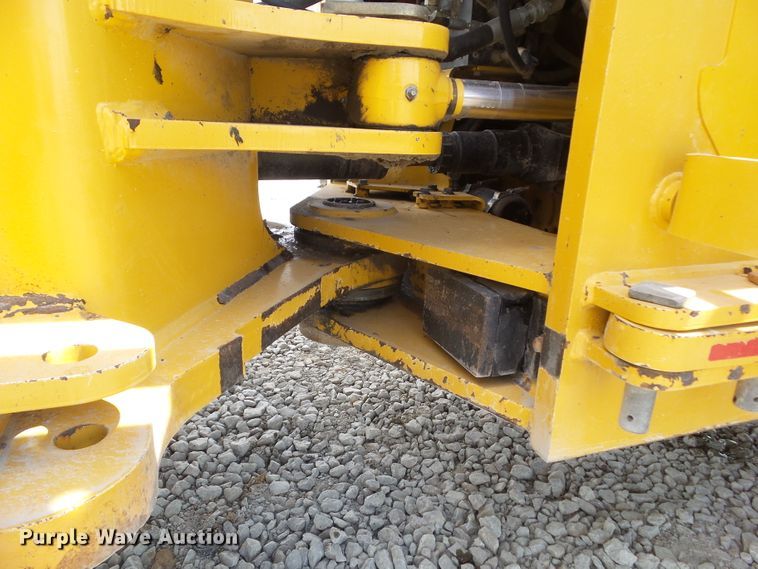 image for item DF0868 2012 John Deere 744K  wheel loader