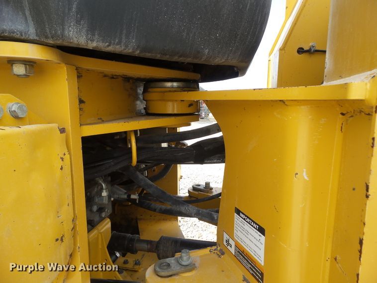 image for item DF0868 2012 John Deere 744K  wheel loader