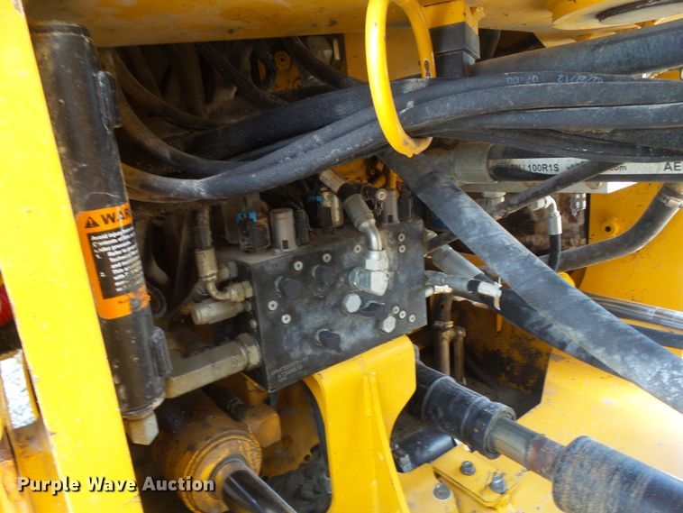 image for item DF0868 2012 John Deere 744K  wheel loader