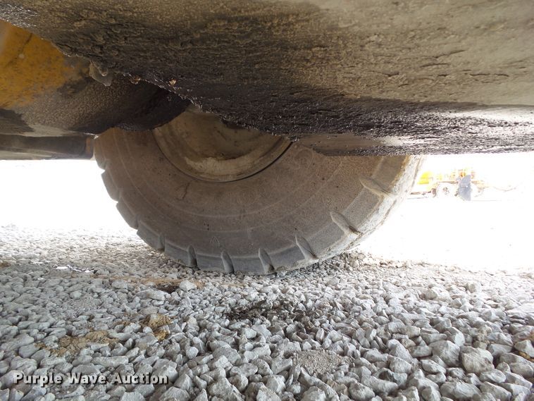 image for item DF0868 2012 John Deere 744K  wheel loader