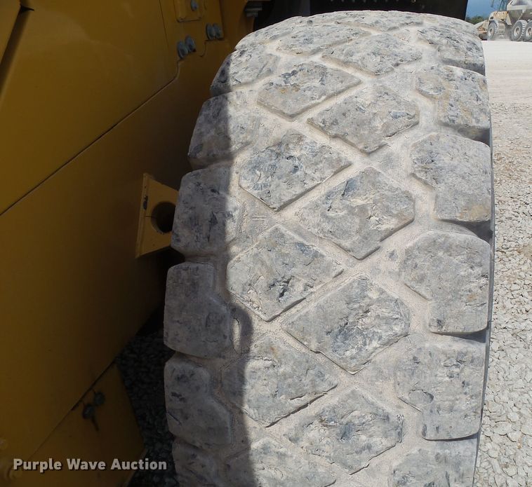 image for item DF0868 2012 John Deere 744K  wheel loader