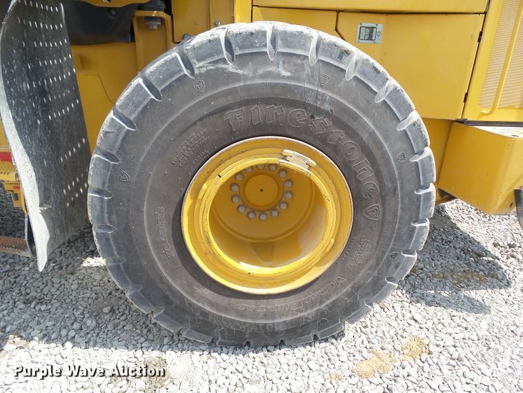 image for item DF0868 2012 John Deere 744K  wheel loader