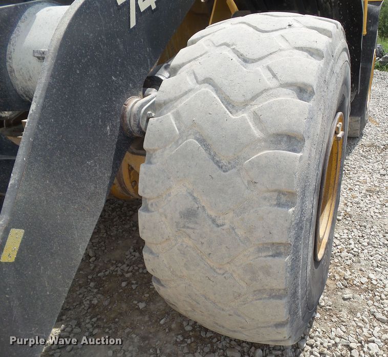 image for item DF0868 2012 John Deere 744K  wheel loader