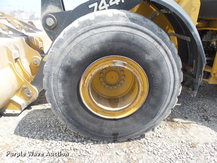 image for item DF0868 2012 John Deere 744K  wheel loader