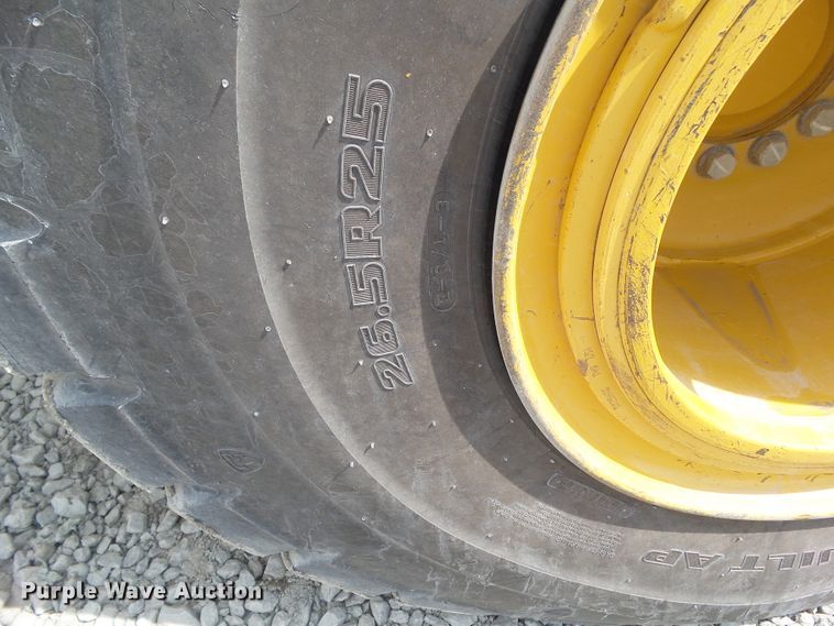 image for item DF0868 2012 John Deere 744K  wheel loader