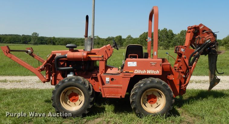 image for item DF5281 1997 Ditch Witch 8020 Turbo  vibratory cable plow