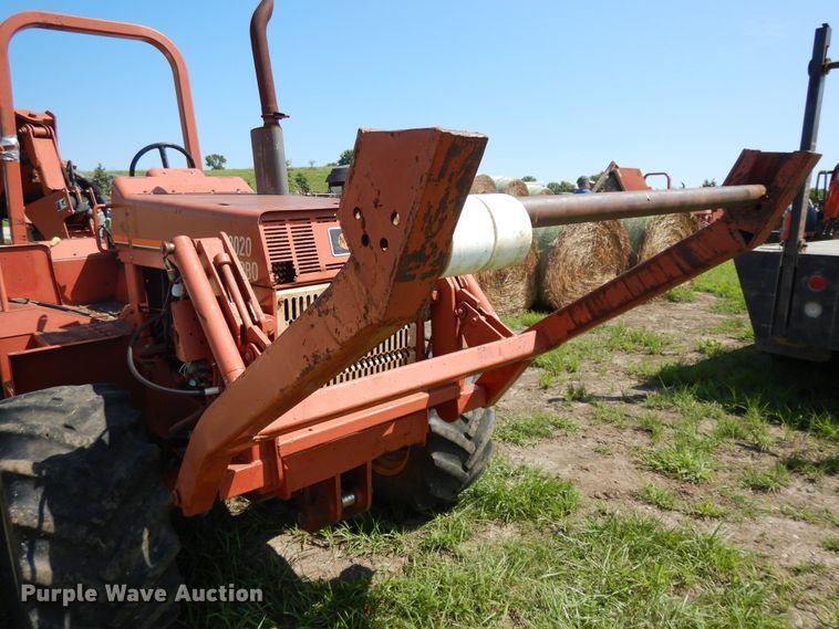 image for item DF5281 1997 Ditch Witch 8020 Turbo  vibratory cable plow