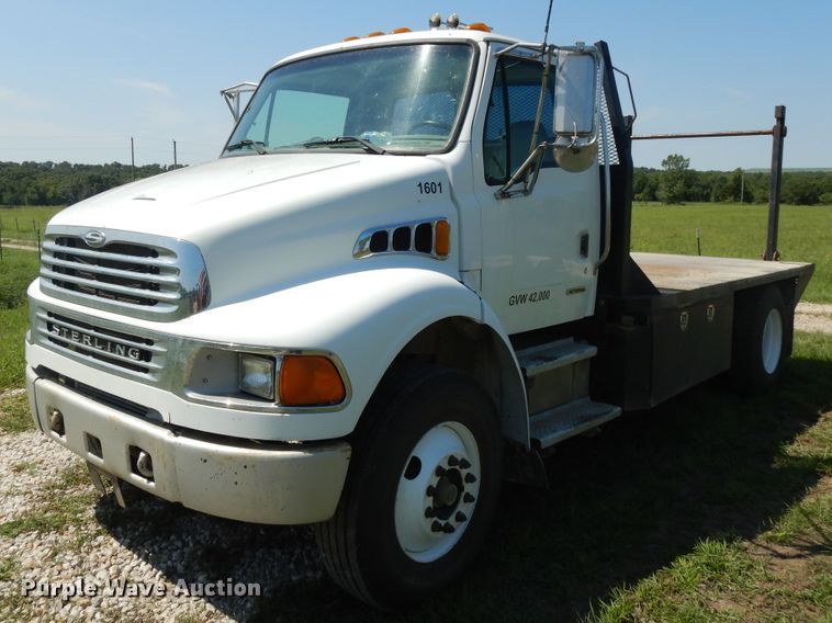 image for item DF5282 2004 Sterling Acterra  flatbed truck