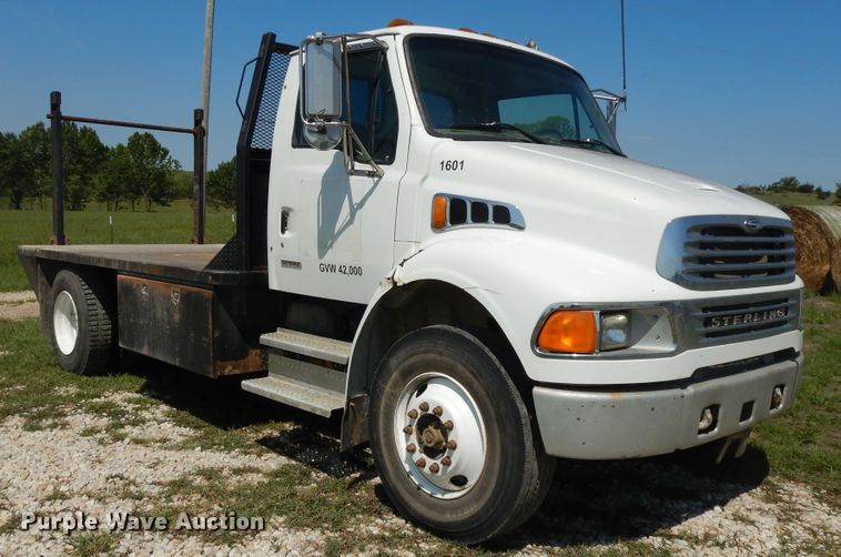 image for item DF5282 2004 Sterling Acterra  flatbed truck