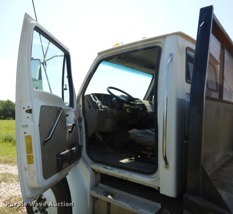 image for item DF5282 2004 Sterling Acterra  flatbed truck