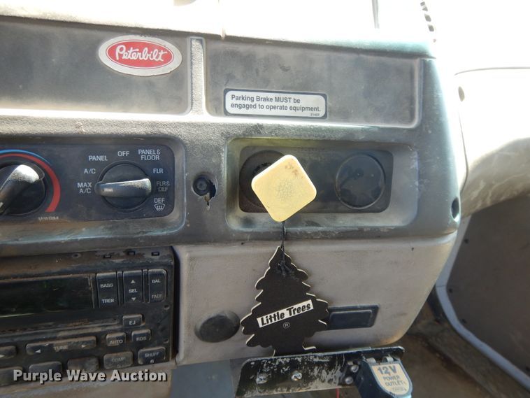 image for item DF5282 2004 Sterling Acterra  flatbed truck