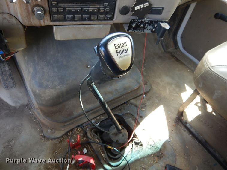 image for item DF5282 2004 Sterling Acterra  flatbed truck