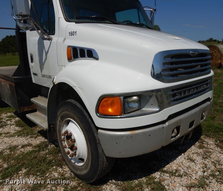 image for item DF5282 2004 Sterling Acterra  flatbed truck