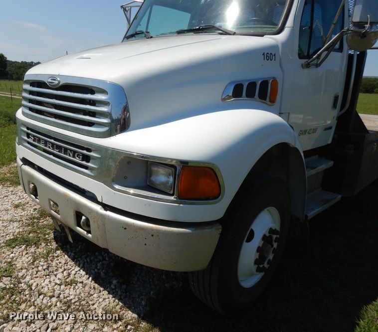 image for item DF5282 2004 Sterling Acterra  flatbed truck
