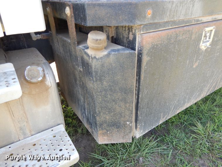 image for item DF5282 2004 Sterling Acterra  flatbed truck