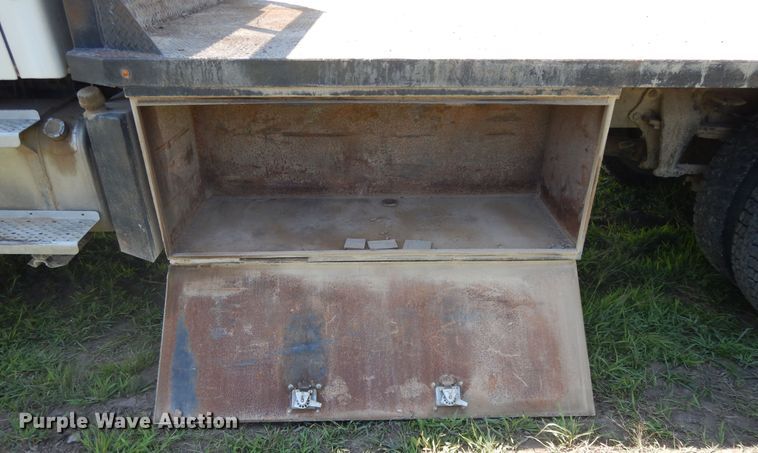 image for item DF5282 2004 Sterling Acterra  flatbed truck