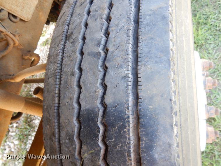 image for item DF5282 2004 Sterling Acterra  flatbed truck