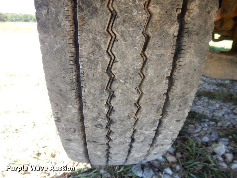 image for item DF5282 2004 Sterling Acterra  flatbed truck