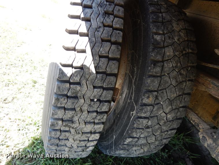 image for item DF5282 2004 Sterling Acterra  flatbed truck