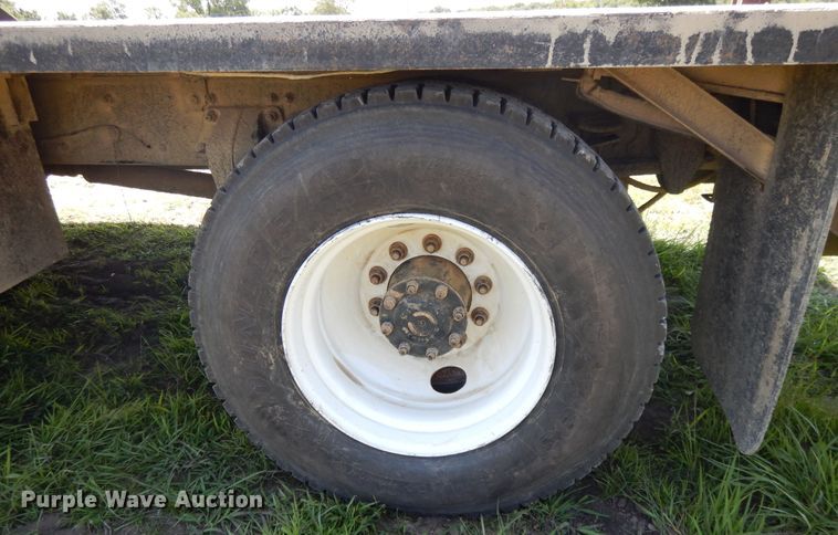 image for item DF5282 2004 Sterling Acterra  flatbed truck