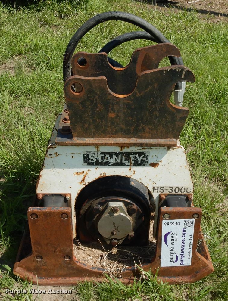 image for item DF5283 Stanley HS3000 plate compactor