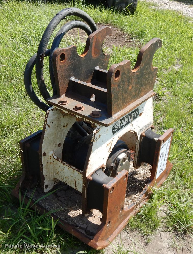 image for item DF5283 Stanley HS3000 plate compactor