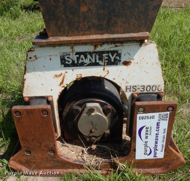 image for item DF5283 Stanley HS3000 plate compactor