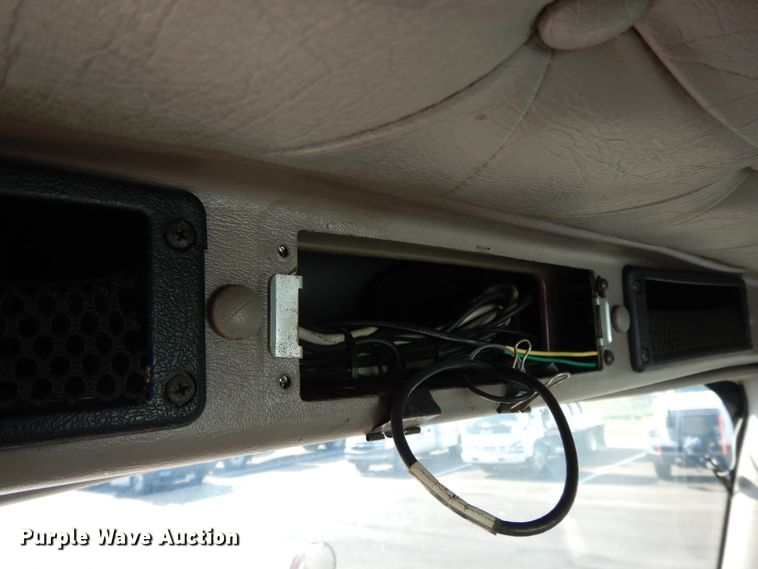 image for item DF5301 2001 International 5600i  vacuum truck