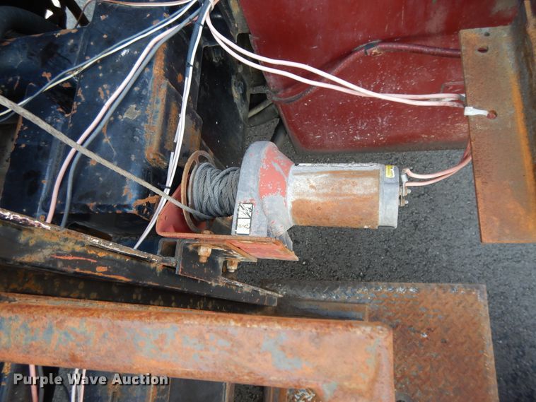 image for item DF5301 2001 International 5600i  vacuum truck