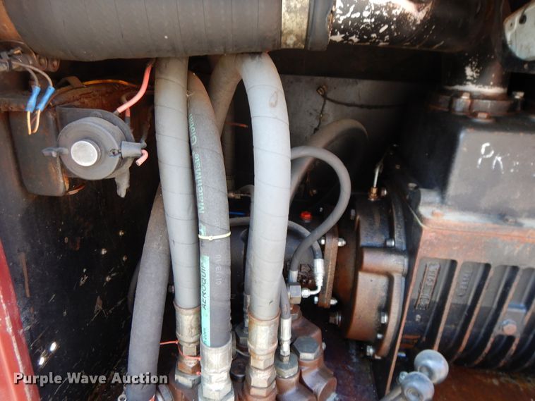 image for item DF5301 2001 International 5600i  vacuum truck