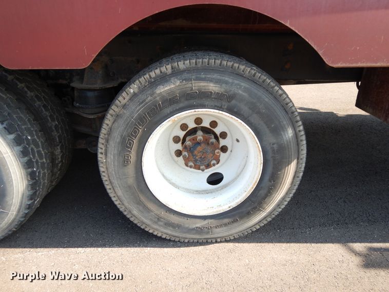 image for item DF5301 2001 International 5600i  vacuum truck