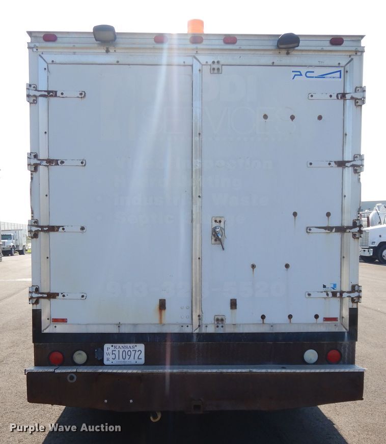 image for item DF5303 2002 Ford E450  box truck