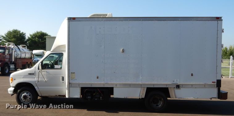 image for item DF5303 2002 Ford E450  box truck