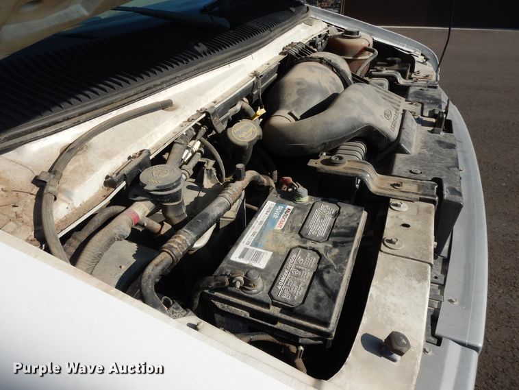 image for item DF5303 2002 Ford E450  box truck