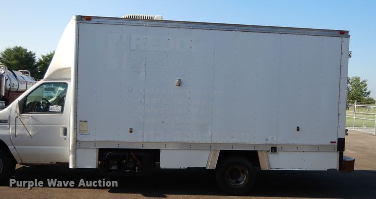 image for item DF5303 2002 Ford E450  box truck
