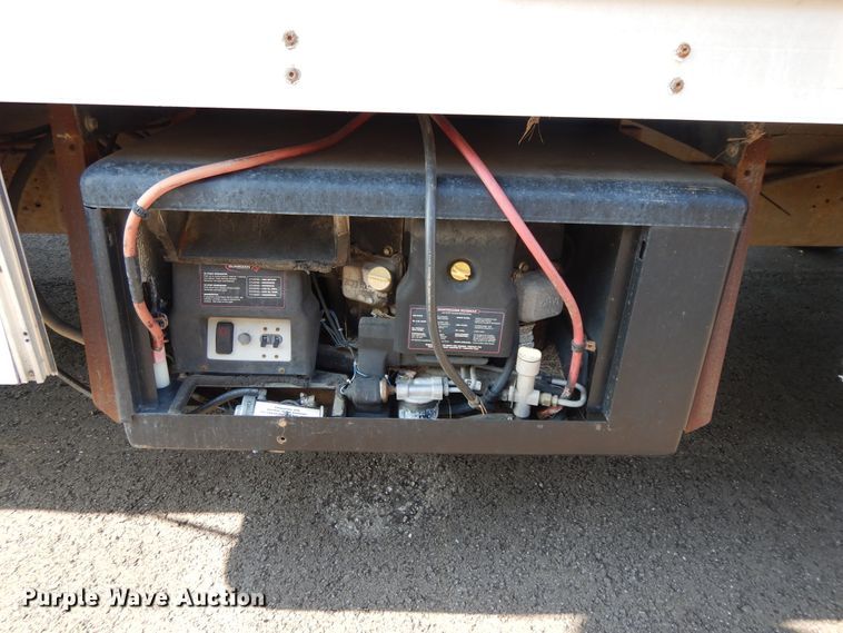 image for item DF5303 2002 Ford E450  box truck