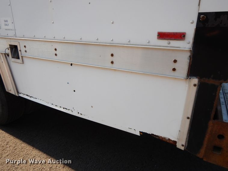 image for item DF5303 2002 Ford E450  box truck
