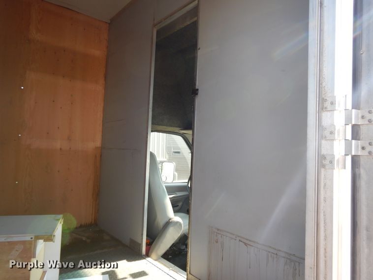 image for item DF5303 2002 Ford E450  box truck