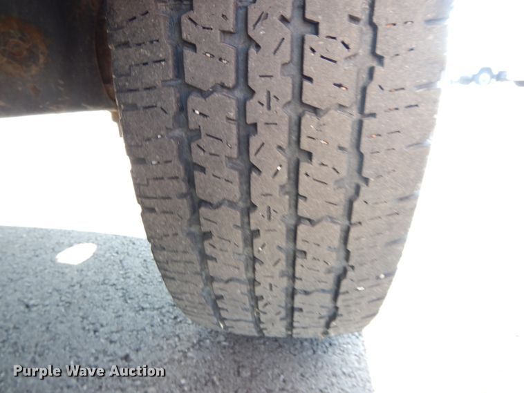 image for item DF5303 2002 Ford E450  box truck