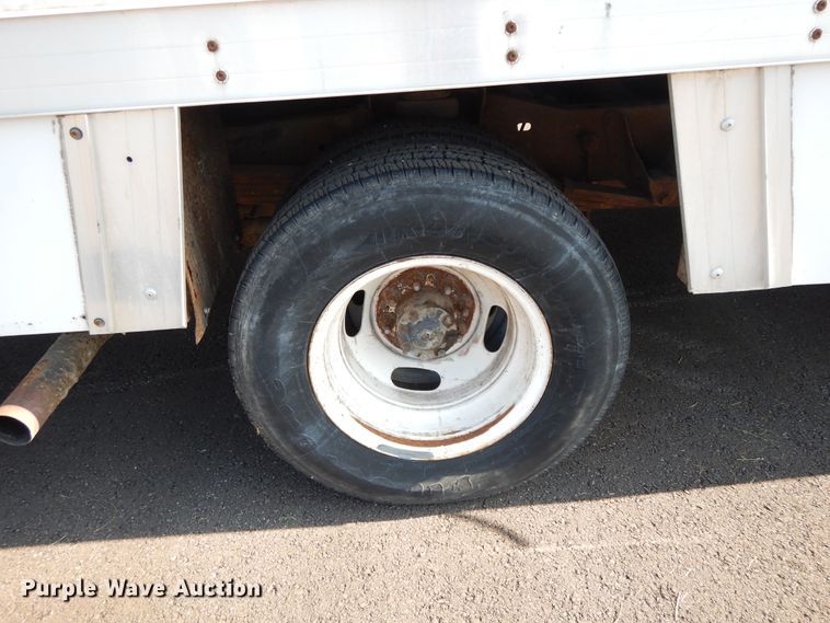 image for item DF5303 2002 Ford E450  box truck