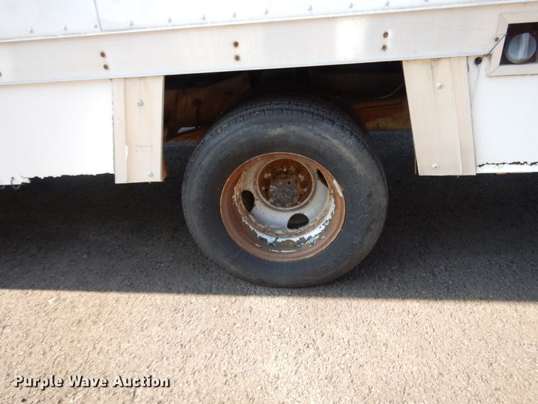 image for item DF5303 2002 Ford E450  box truck
