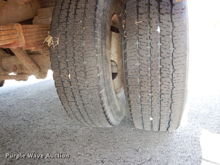 image for item DF5303 2002 Ford E450  box truck