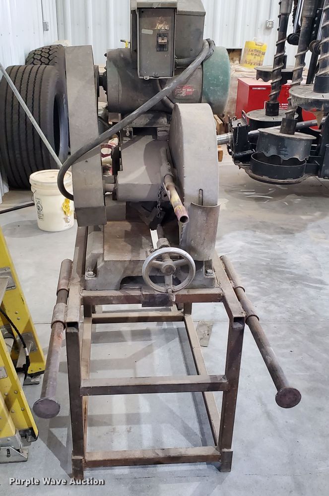 image for item DF5625 Chop saw