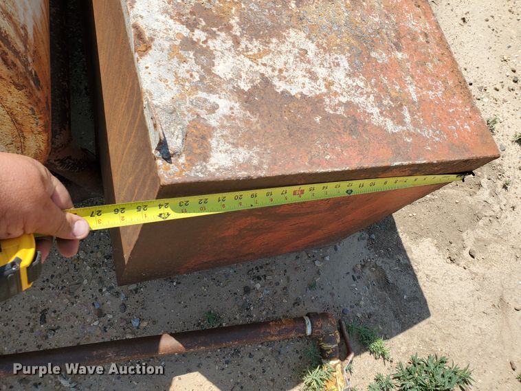 image for item DF7547 Tanks