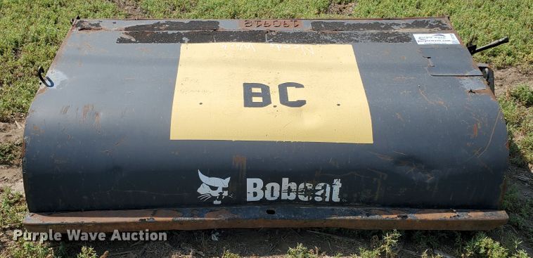 image for item DF7549 2007 Bobcat 72 sweeper