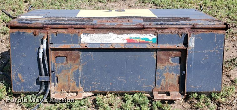 image for item DF7549 2007 Bobcat 72 sweeper