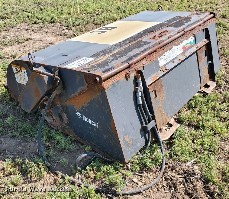 image for item DF7549 2007 Bobcat 72 sweeper