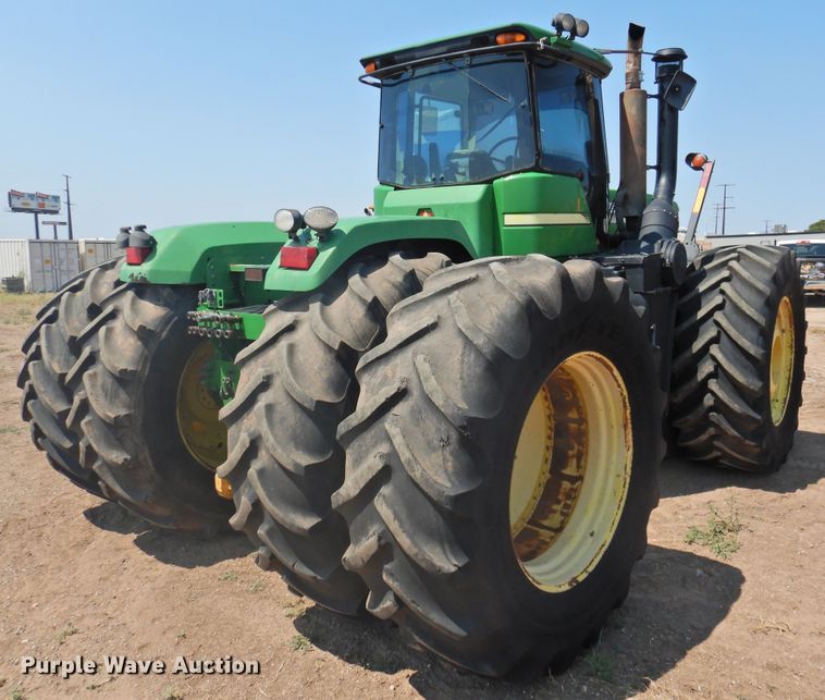 image for item DG1455 2006 John Deere 9520  Scraper Special 4WD tractor